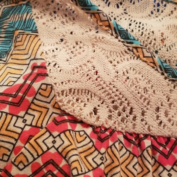 5/$20 ANNABELLE CROP TOP - Picture 4 of 4